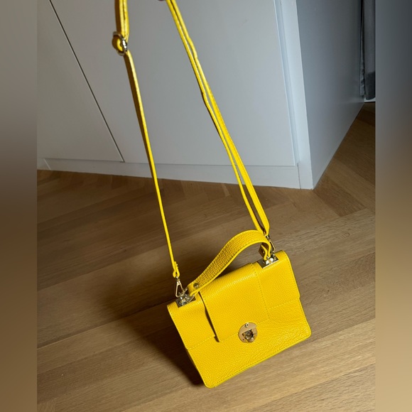 Yellow Italian leather purse/crossbody bag - Picture 3 of 6